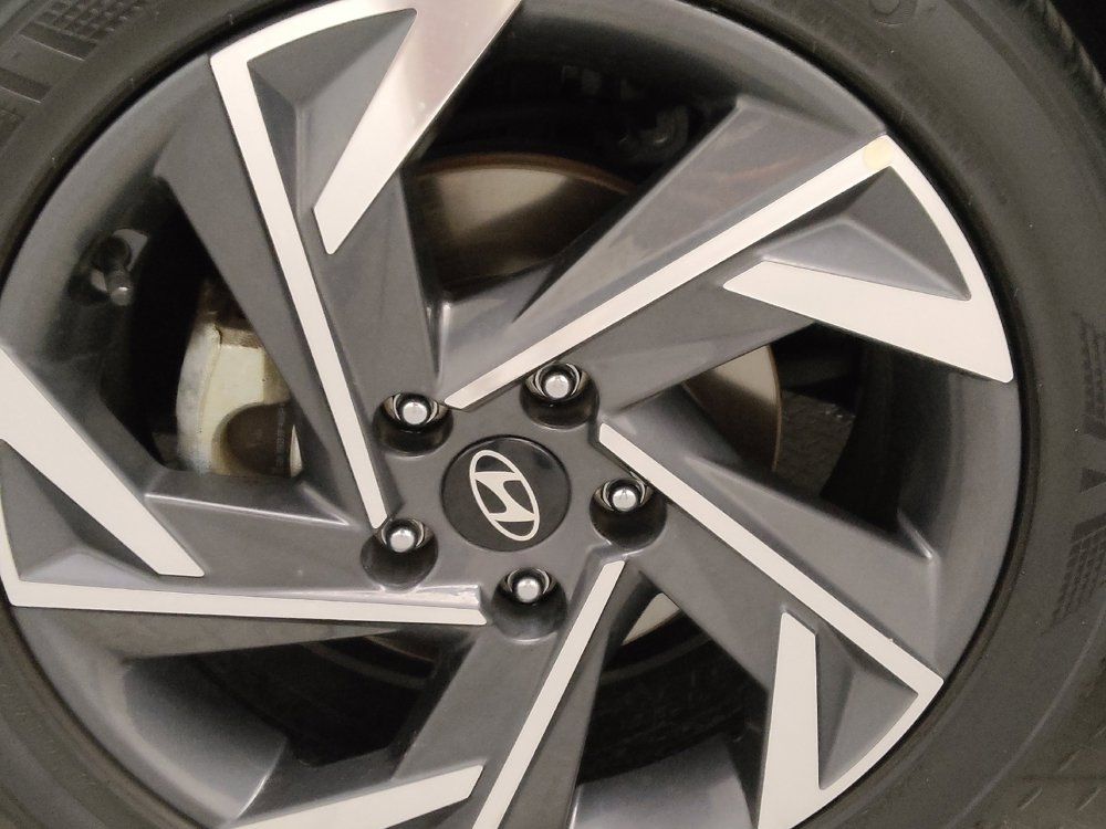 Used 2025 Hyundai Elantra Sport FWD image 31