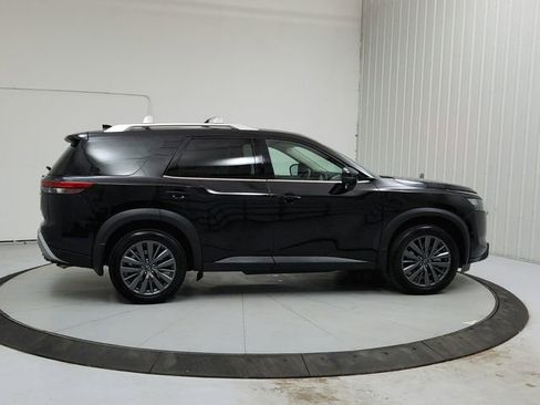 Used 2025 Nissan Pathfinder SL w/ SL Premium Package image 8