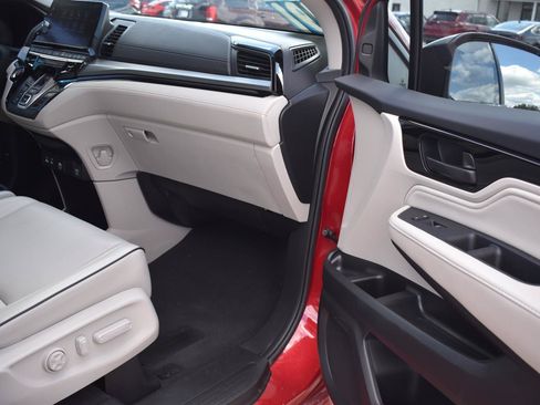 Used 2025 Honda Odyssey Touring image 17