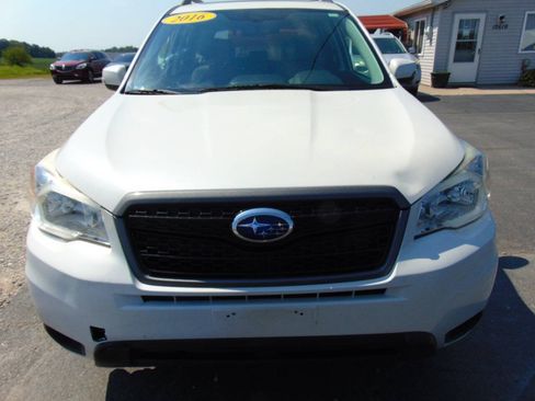 Used 2016 Subaru Forester 2.5i Touring AWD/4WD image 3