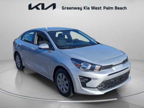 Used 2022 Kia Rio LX image 2