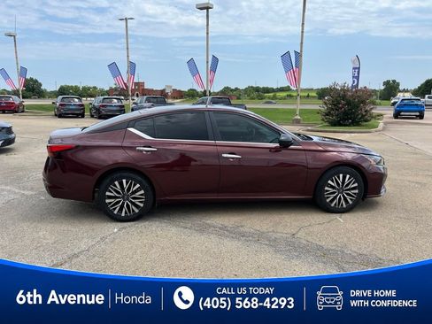 Used 2024 Nissan Altima 2.5 SV FWD image 4