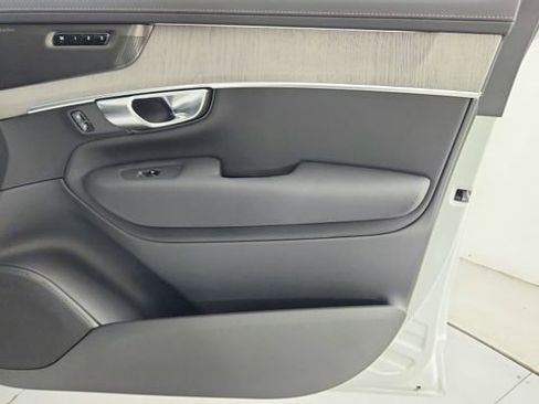 New 2025 Volvo XC90 T8 Ultra w/ Protection Package Premier AWD/4WD image 43