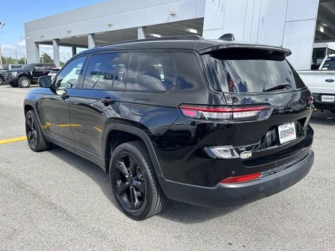 Used 2022 Jeep Grand Cherokee L Limited w/ Luxury Tech Group II image 7