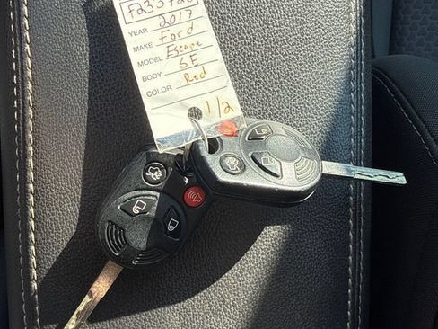 Used 2017 Ford Escape SE w/ Equipment Group 201A AWD/4WD image 33