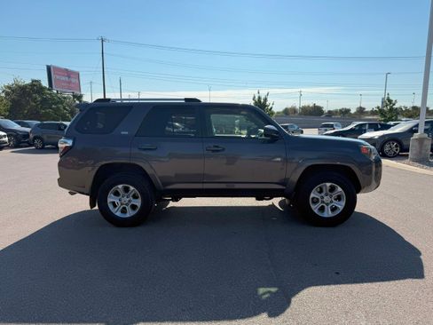 Used 2021 Toyota 4Runner SR5 image 6