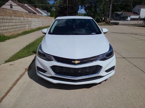 Used 2016 Chevrolet Cruze LT w/ Convenience Package image 6