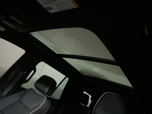 Used 2023 GMC Yukon SLT image 18