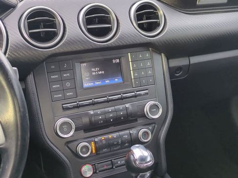 Used 2018 Ford Mustang Coupe image 26