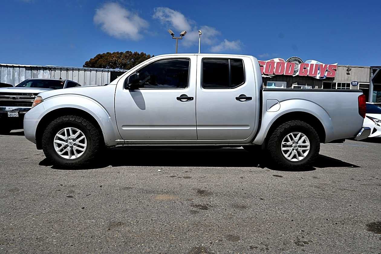 Used 2016 Nissan Frontier SV RWD image 3