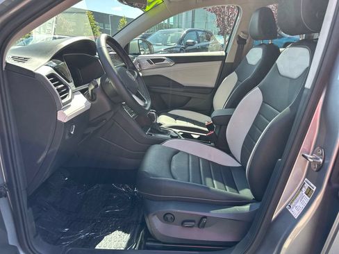 Used 2025 Volkswagen Taos SEL w/ Black Wheel Plus Package AWD/4WD image 12