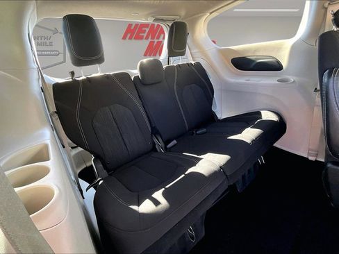 Used 2023 Chrysler Voyager LX image 25