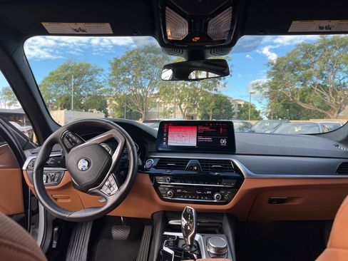 Used 2023 BMW 530i image 10