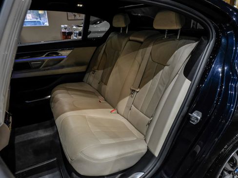 Used 2019 BMW 740i xDrive w/ Executive Package image 39