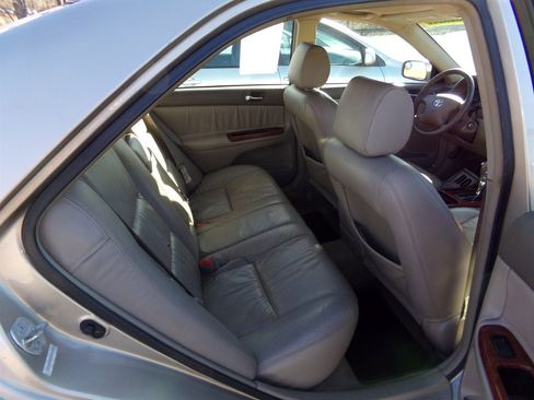 Used 2003 Toyota Camry LE image 7
