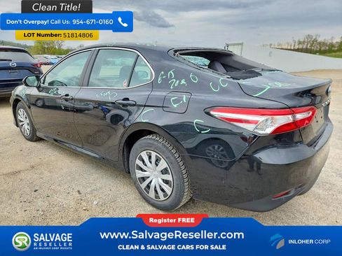 Used 2018 Toyota Camry FWD image 3