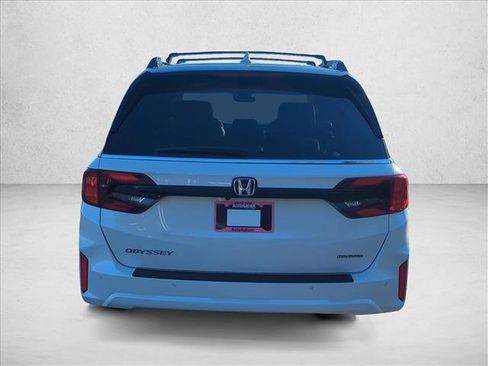 New 2026 Honda Odyssey Touring image 8