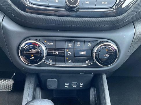 Used 2023 Chevrolet TrailBlazer LT w/ Convenience Package image 31