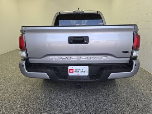 Used 2021 Toyota Tacoma TRD Sport w/ Technology Package RWD image 7