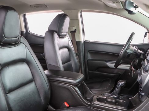 Used 2022 Chevrolet Colorado LT w/ Luxury Package image 27