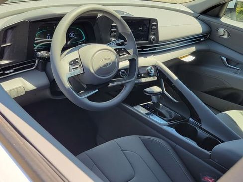 New 2026 Hyundai Elantra Hybrid FWD image 5