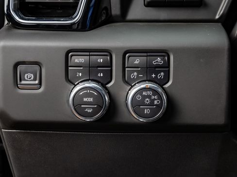 Used 2025 GMC Sierra 1500 Denali w/ Denali Reserve Package image 18