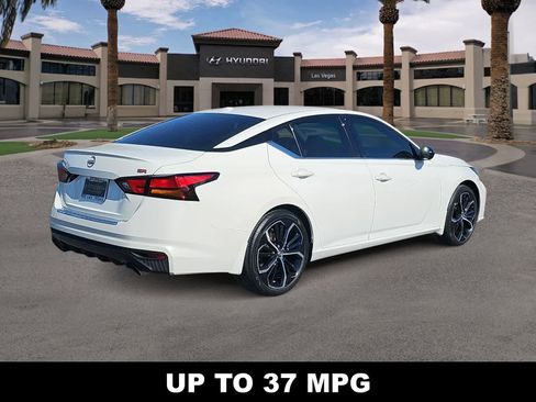 Used 2023 Nissan Altima 2.5 SR FWD image 8