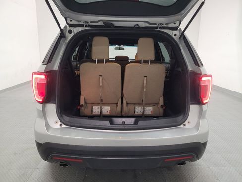 Used 2017 Ford Explorer FWD image 29