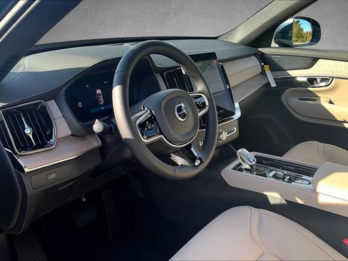 New 2026 Volvo XC90 B6 Plus w/ Protection Package Premier AWD/4WD image 7