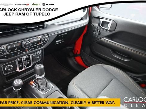 Used 2025 Jeep Wrangler Unlimited Sahara w/ Safety Group AWD/4WD image 25