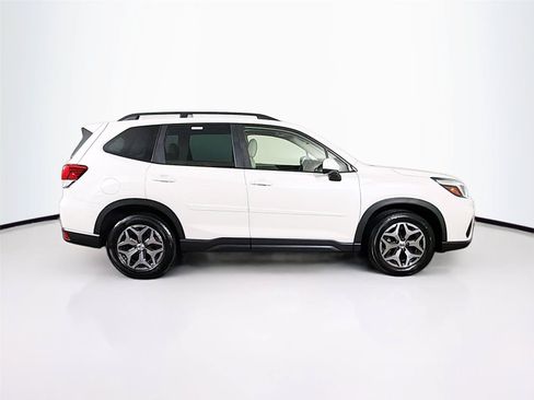 Used 2021 Subaru Forester Premium AWD/4WD image 12