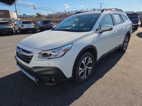 Used 2021 Subaru Outback Limited image 7