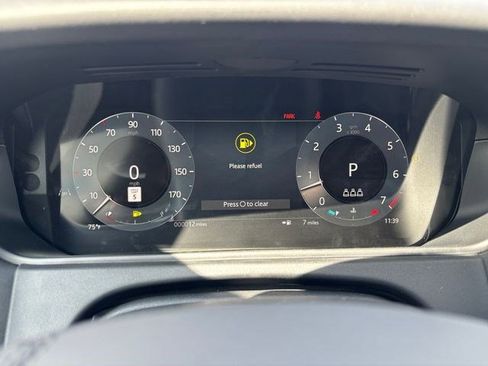 New 2026 Land Rover Range Rover Velar Dynamic SE image 16