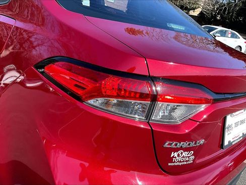 Certified 2024 Toyota Corolla LE image 27