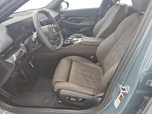Used 2025 BMW 530i image 7