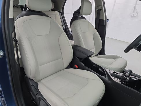Used 2023 Kia Niro EX FWD image 10