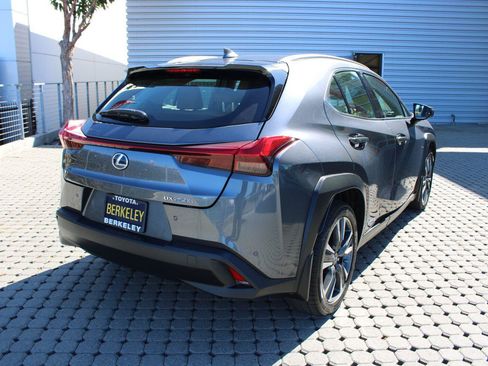 Used 2022 Lexus UX 250h w/ Accessory Package (Z2) AWD/4WD image 8