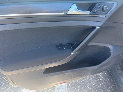 Used 2018 Volkswagen Golf 4-Door image 15