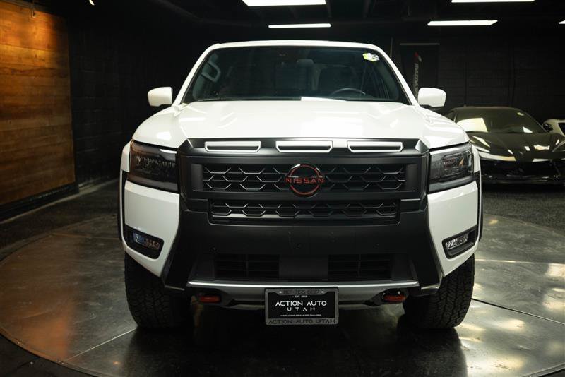 Used 2026 Nissan Frontier PRO-4X AWD/4WD image 3