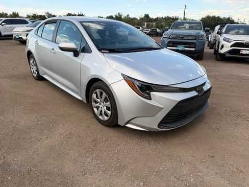 Used 2025 Toyota Corolla LE FWD image 8