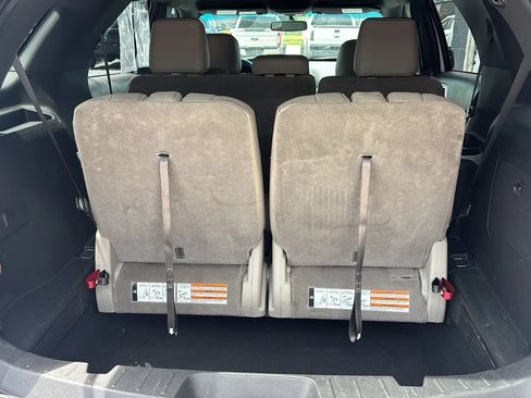 Used 2014 Ford Explorer XLT w/ Equipment Group 202A AWD/4WD image 5