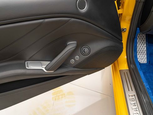 Certified 2017 Ferrari California T image 36