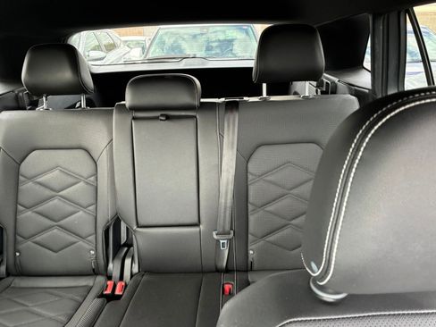 Used 2025 Volkswagen Atlas Cross Sport SE image 17