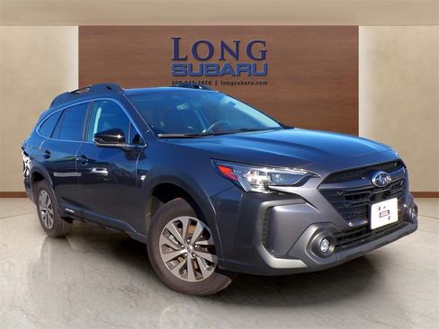 Certified 2025 Subaru Outback Premium image 5