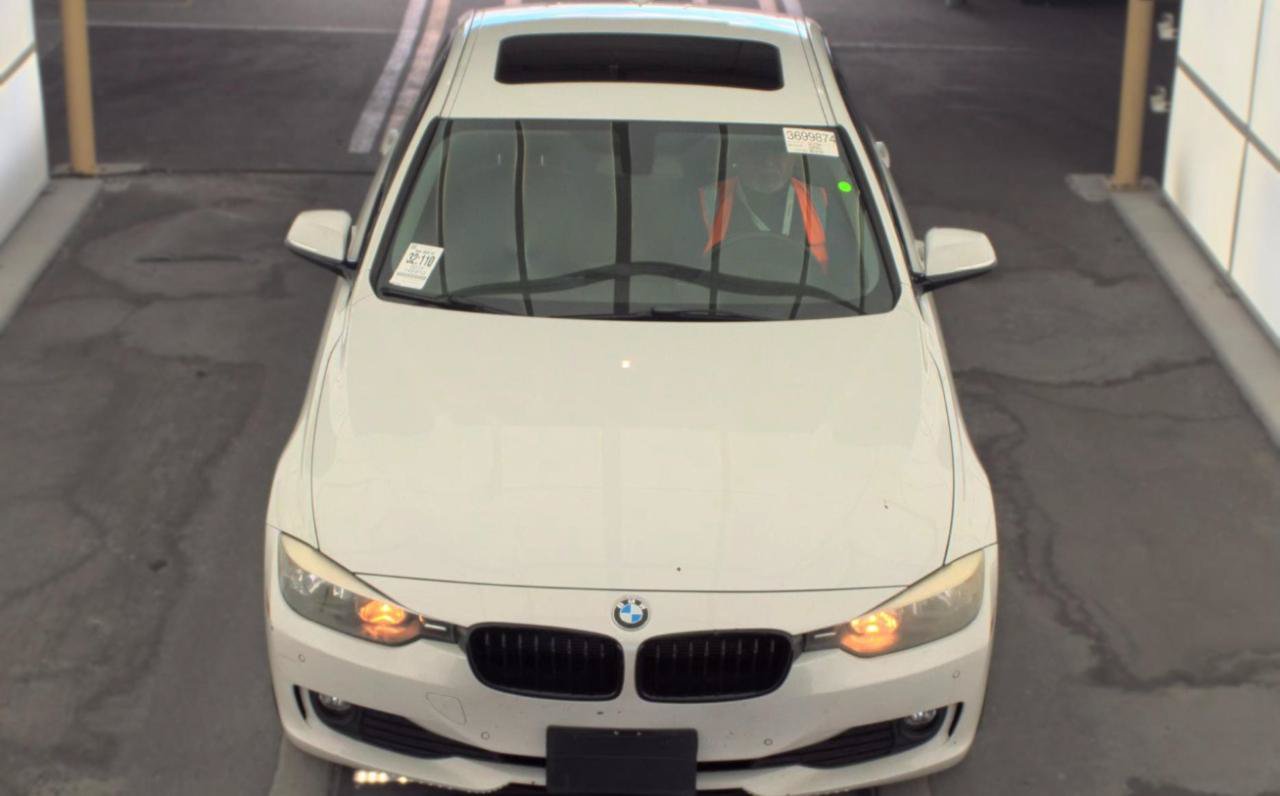 Used 2015 BMW 320i Sedan RWD image 2