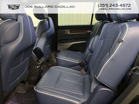New 2026 Cadillac Vistiq Premium Luxury w/ LPO, Floor Liner Package image 19
