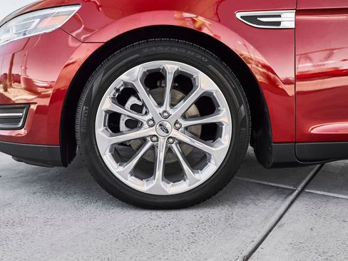 Used 2017 Ford Taurus Limited FWD image 3