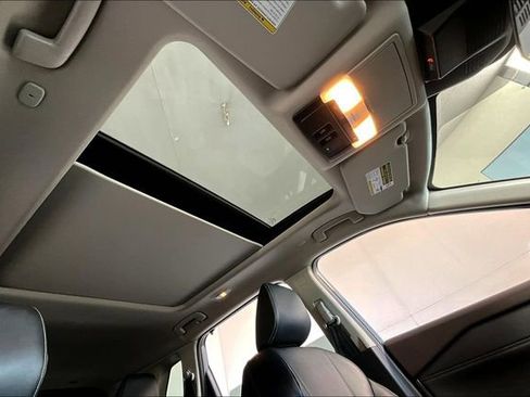 Used 2023 Nissan Rogue SL w/ SL Premium Package image 22