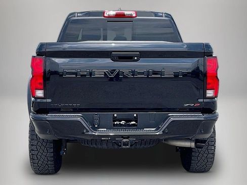 Used 2025 Chevrolet Colorado ZR2 w/ Midnight Edition AWD/4WD image 6