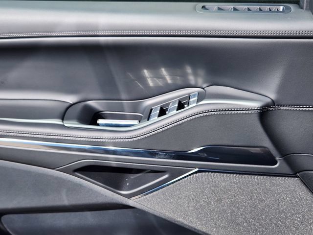 New 2027 Lincoln Navigator Reserve w/ Jet Appearance Package AWD/4WD image 9